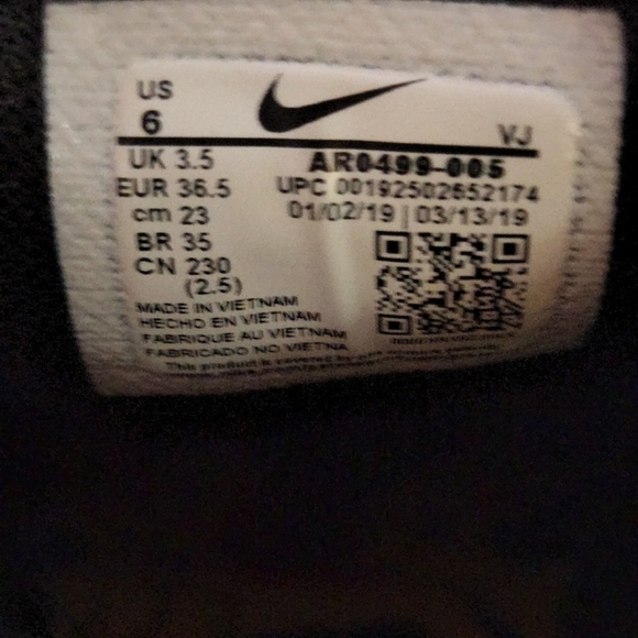 ❤️SOLD❤️ Nike Air Max 270 Black Crimson Floral - Picture 7 of 8